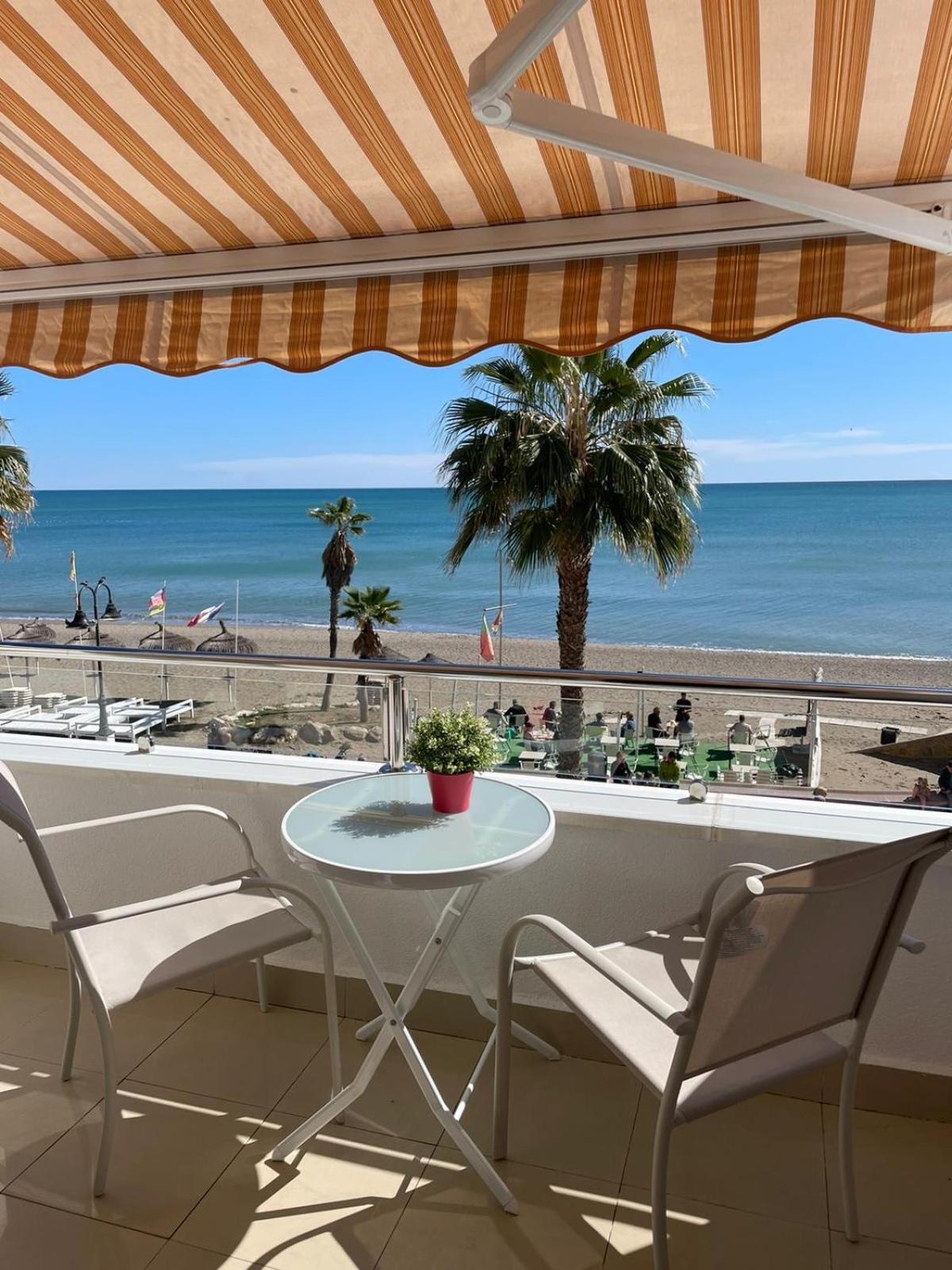 Roca Chica. Studio - First Line Beach Torremolinos Ngoại thất bức ảnh