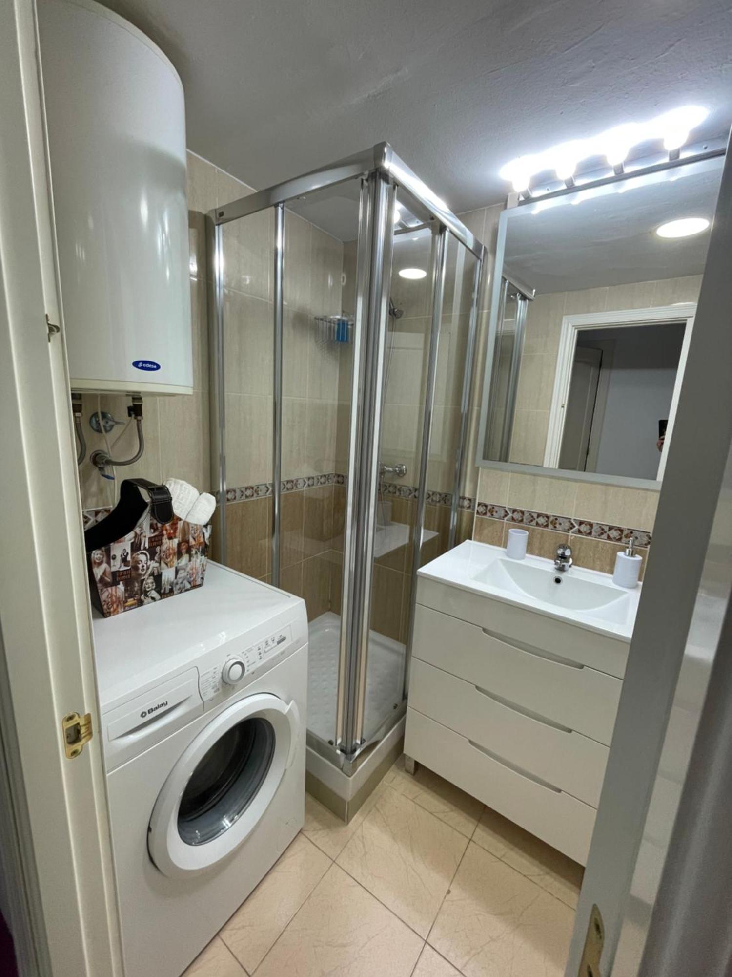 Roca Chica. Studio - First Line Beach Torremolinos Ngoại thất bức ảnh