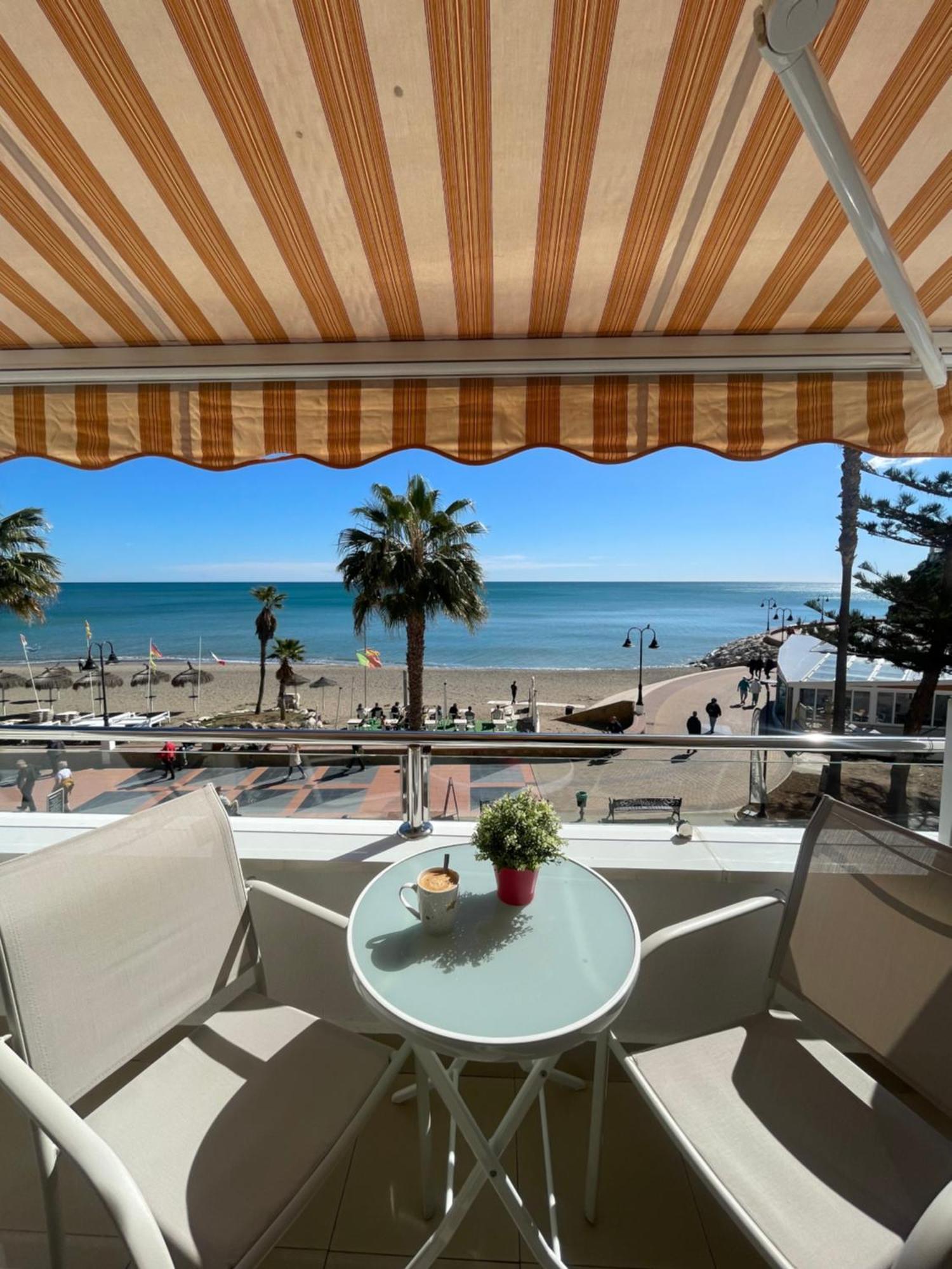 Roca Chica. Studio - First Line Beach Torremolinos Ngoại thất bức ảnh