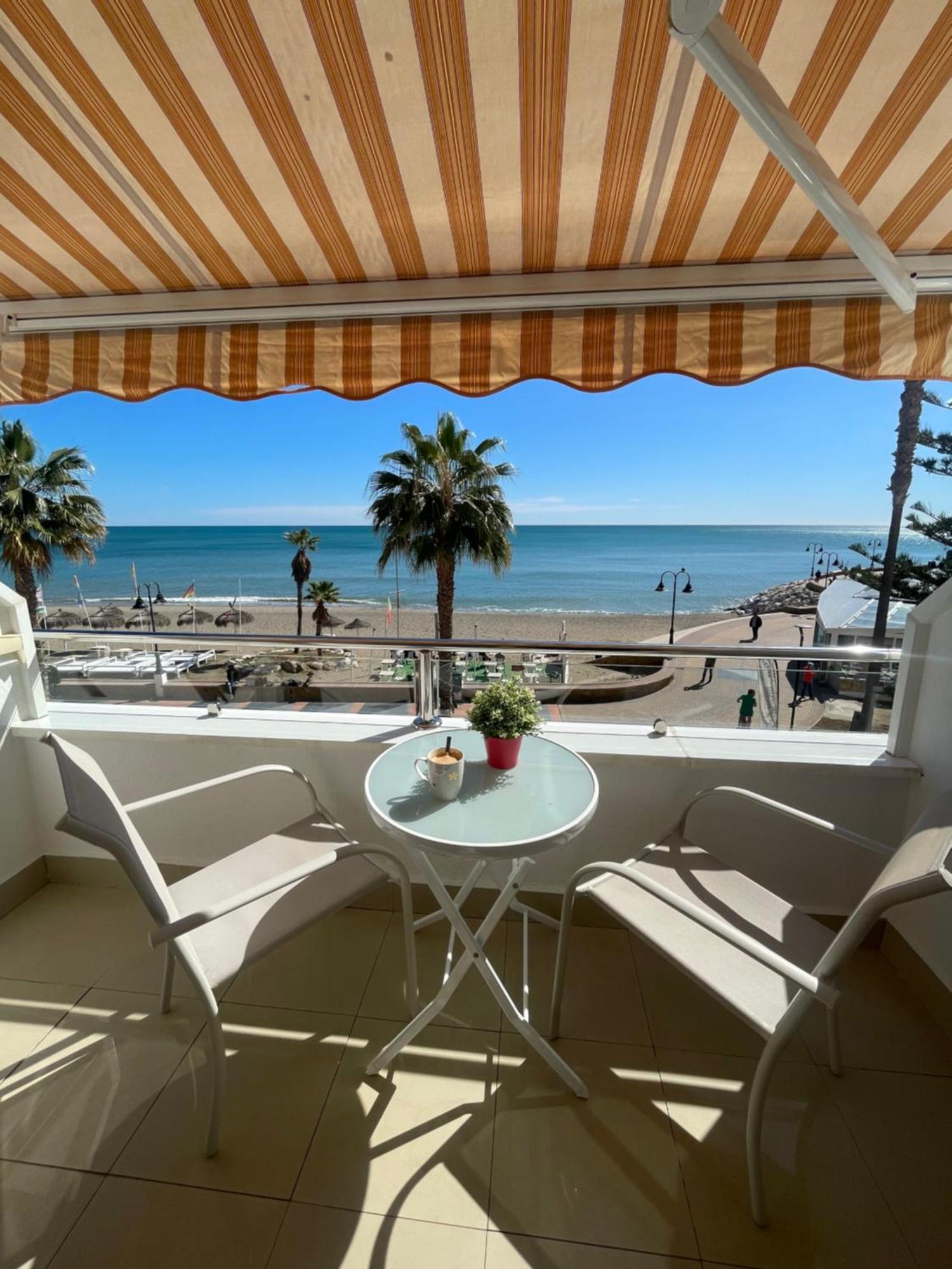 Roca Chica. Studio - First Line Beach Torremolinos Ngoại thất bức ảnh