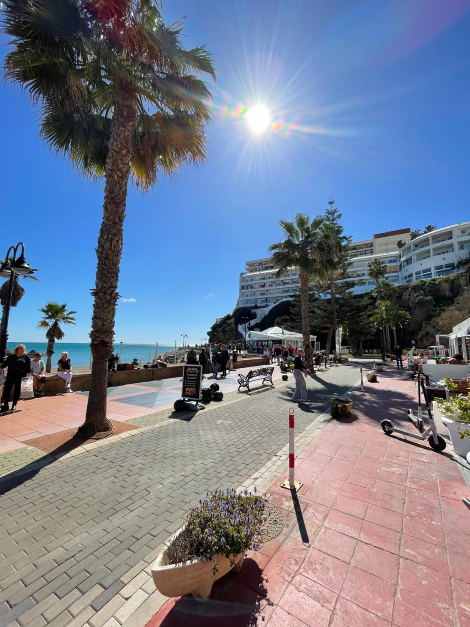Roca Chica. Studio - First Line Beach Torremolinos Ngoại thất bức ảnh
